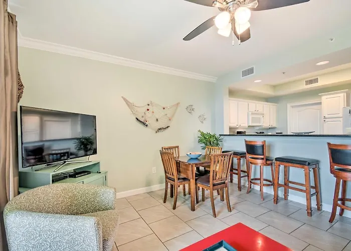 With Pool View Walk To Beach! Apartment Gulf Shores