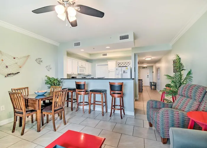 With Pool View Walk To Beach! * Gulf Shores