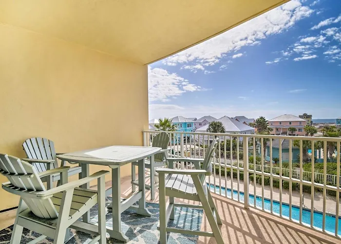 With Pool View Walk To Beach! Apartment Gulf Shores
