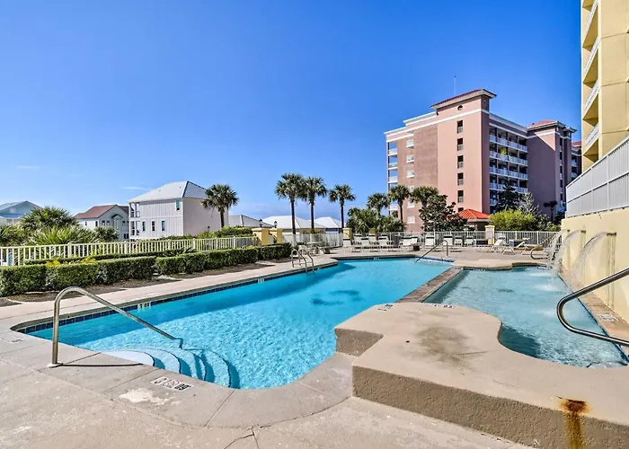 With Pool View Walk To Beach! Apartment Gulf Shores